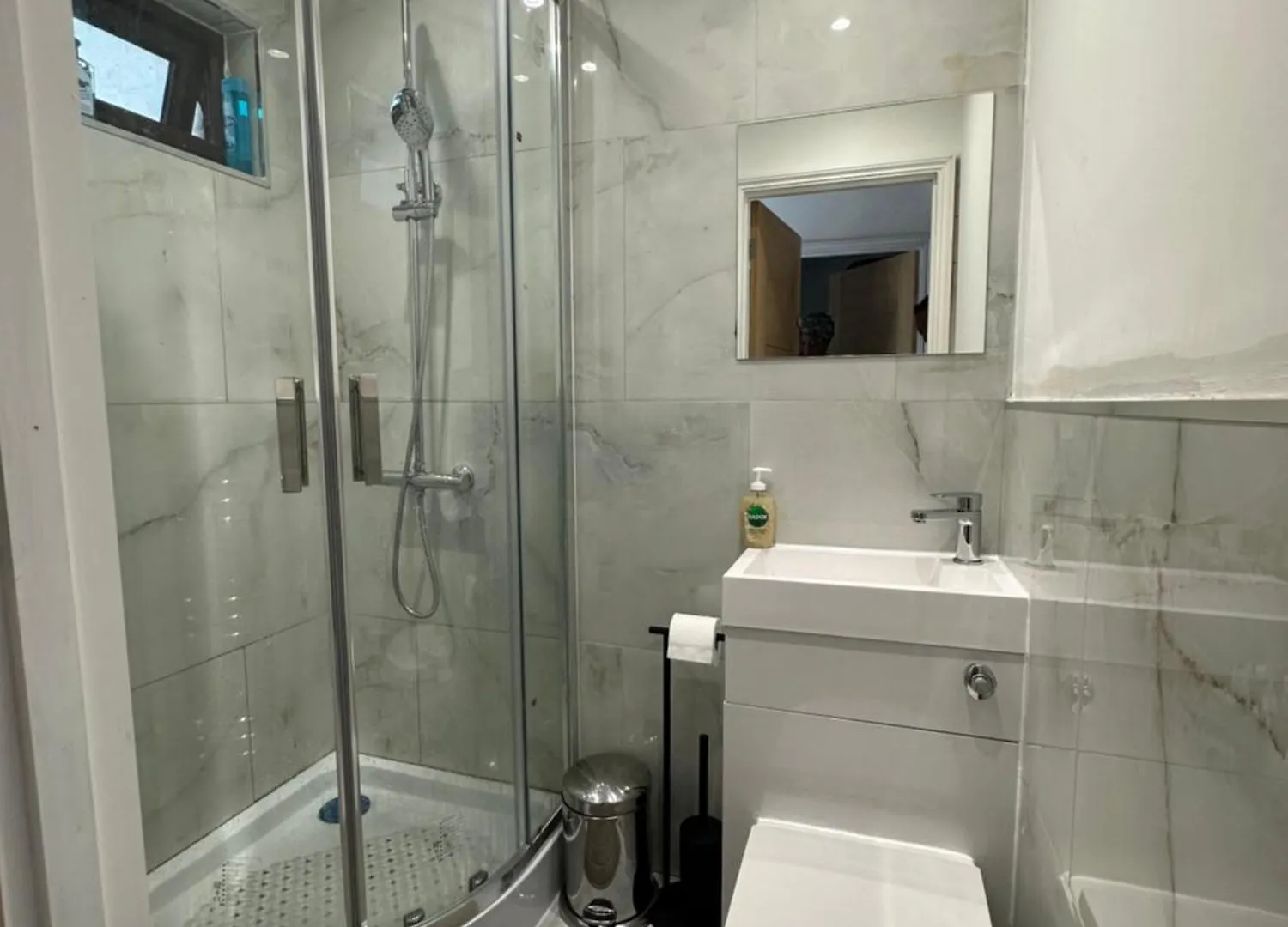 בית אירוח לונדון 7 Venus Road Room 2 בריטניה